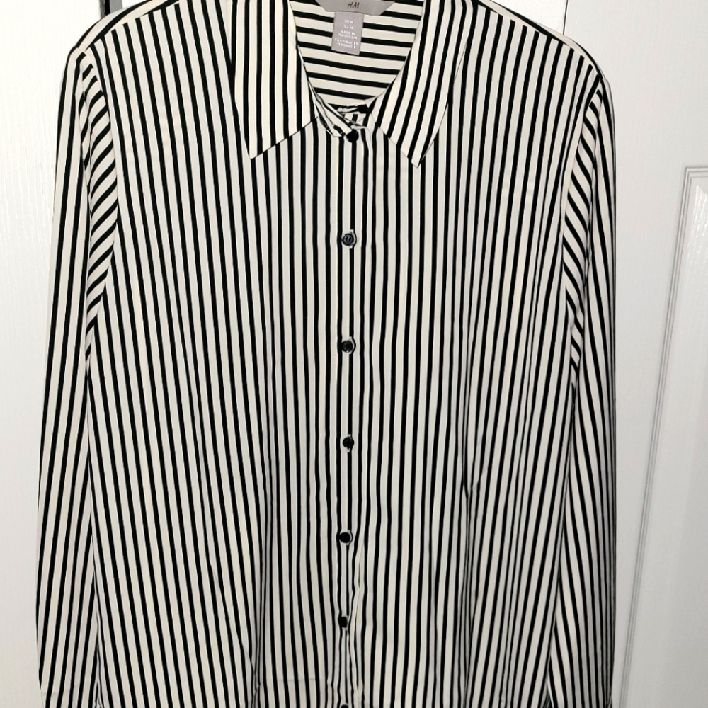 H&M Black and White Striped Button up